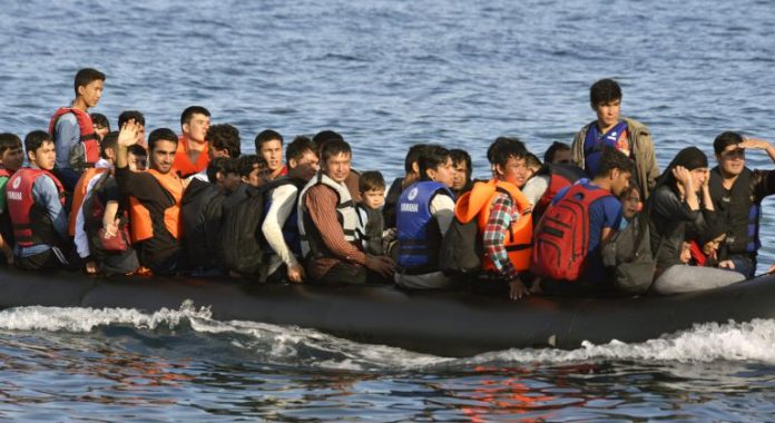 Murcia emite un protocolo para el seguimiento de los inmigrantes llegados en patera