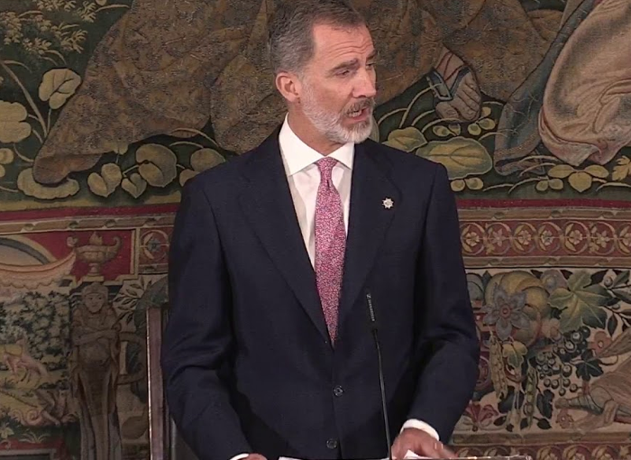 FELIPE VI VALORA DESPOJAR A SU PADRE DEL TÍTULO DE REY