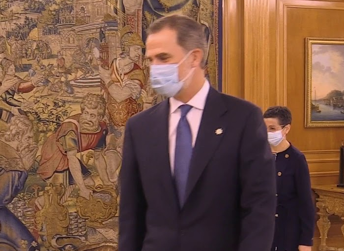 CACEROLADA CONTRA FELIPE VI DESDE LOS BALCONES