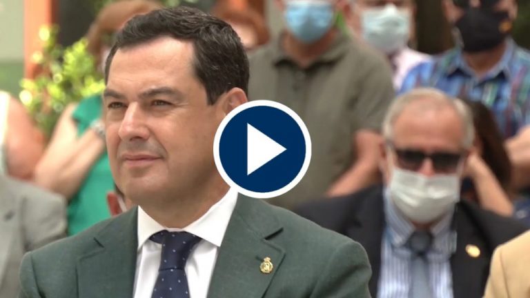 Moreno inaugura en Almería una escultura en honor a los sanitarios Moreno inaugura en Almería una escultura en honor a los sanitarios