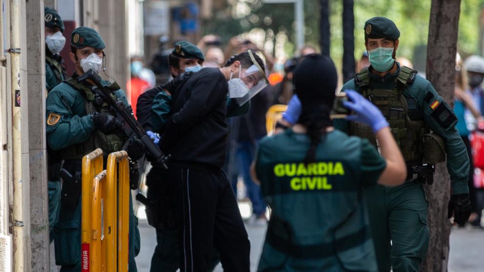 El juez investiga a los dos detenidos en Barcelona por integración y colaboración con organización terrorista