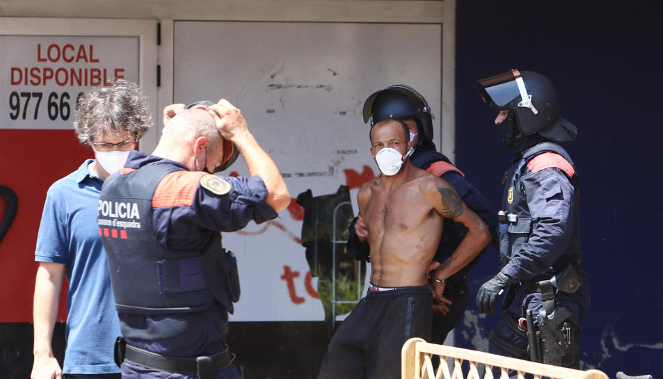 Prisión para el detenido por quemar a su expareja en un piso de El Vendrell
