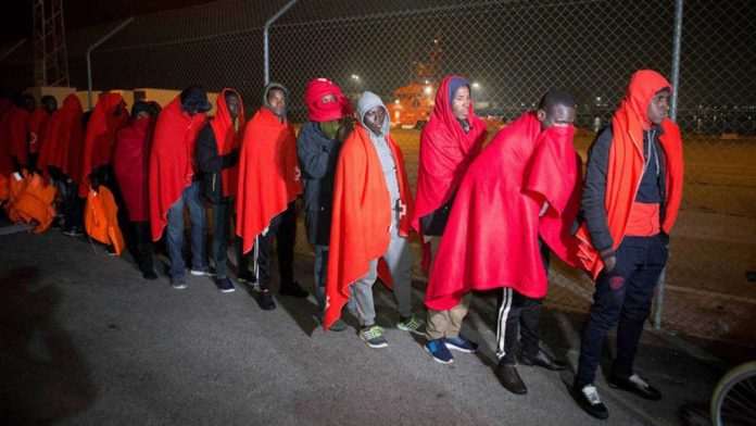 La inmigración irregular, un problema sin solución política y con graves consecuencias sociales