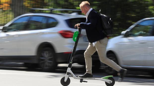 Patinete eléctrico o una bici eléctrica, ¿tienen ayudas?