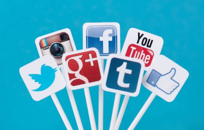 Facebook, Tik Tok, Twitter