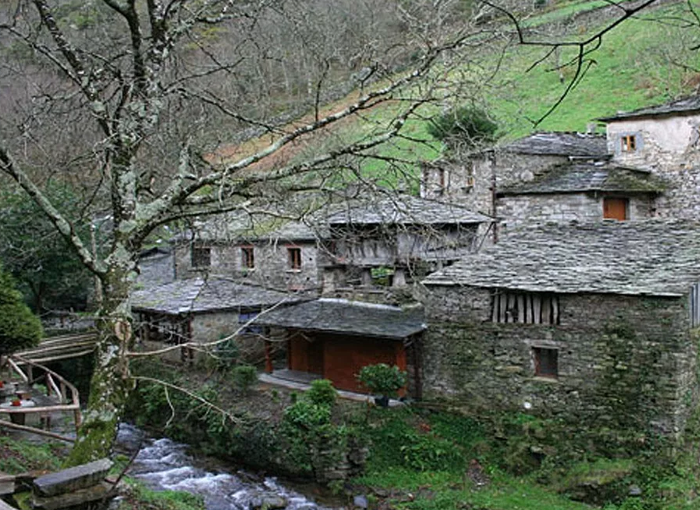 OS TEIXOIS, UNO DE LOS PUEBLOS MÁS INTERESANTES DE ESPAÑA