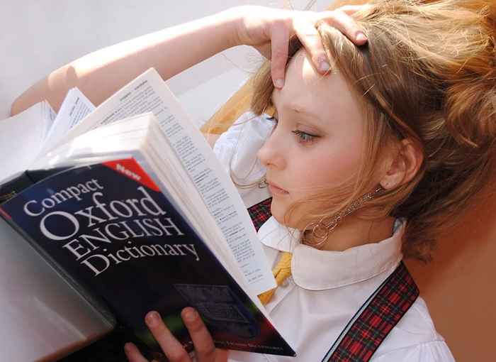 Cómo encontrar los libros de texto más baratos para el próximo curso