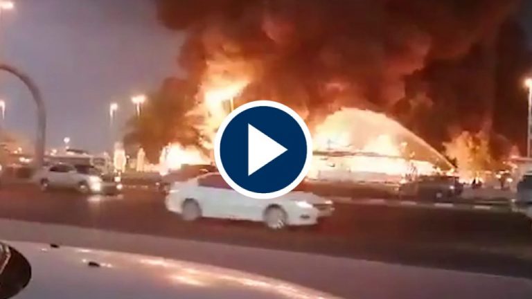 Descomunal incendio en un mercado de Emiratos Árabes reta a las autoridades
