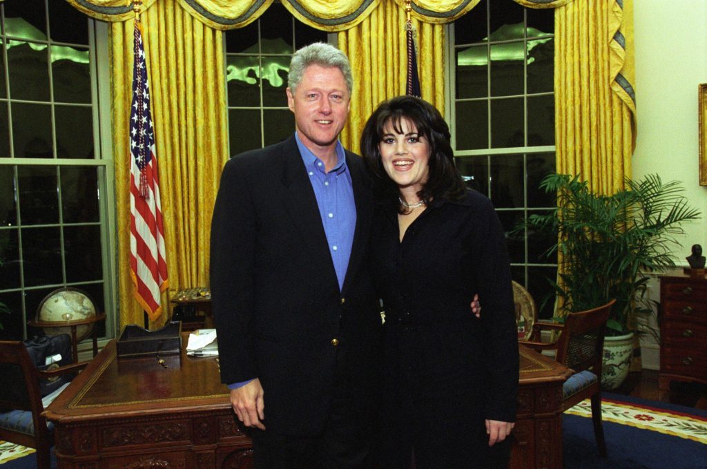 Bill Clinton y su becaria Mónica Lewinsky