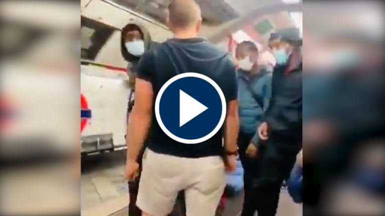 Un racista inglés llama «mascotas» a tres negros y acaba KO de un brutal puñetazo Un racista inglés llama «mascotas» a tres negros y acaba KO de un brutal puñetazo