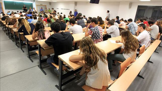 Hablan los funcionarios de Educación: "Pilar Alegría es un ministra poco implicada" 1 Moncloa navarra docentes Moncloa