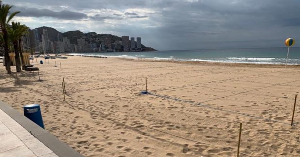La playa de Levante de Benidorm opera sin reservas a partir de este lunes