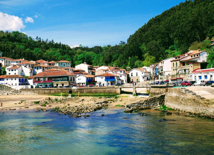 TAZONES (ASTURIAS)