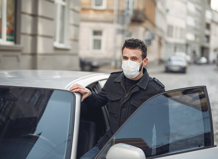 OBLIGATORIO EL USO DE MASCARILLA EN EL COCHE