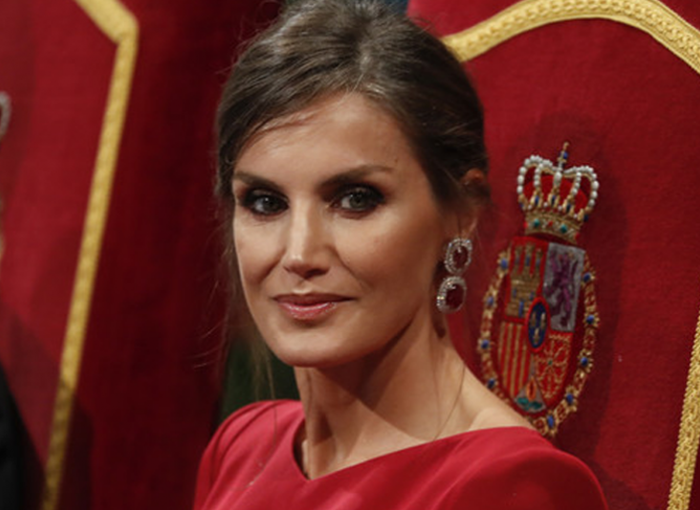 LA REINA LETIZIA, DE INCÓGNITO EN LA PRESENTACIÓN DE UN LIBRO