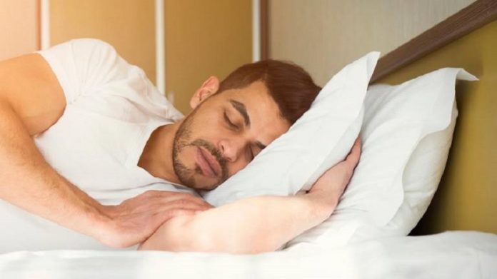 Así puedes saber si roncas al dormir