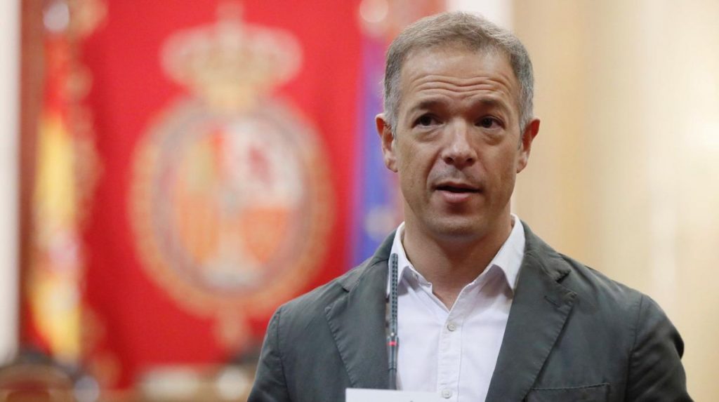 Ander Gil utiliza el Senado como ariete electoral del PSOE