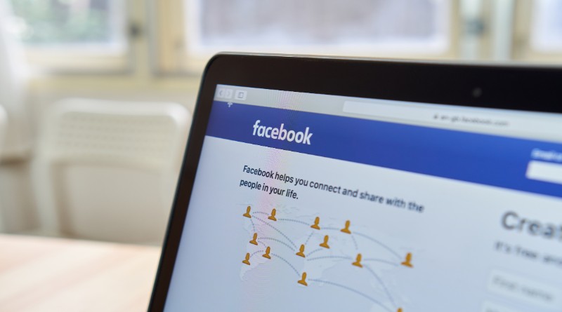 Esta es la cruda realidad del uso que le damos a Facebook 1 Moncloa Facebook y nuestra vida