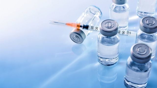 Casi 400 organizaciones piden limitar las patentes sobre vacunas y medicamentos de COVID-19