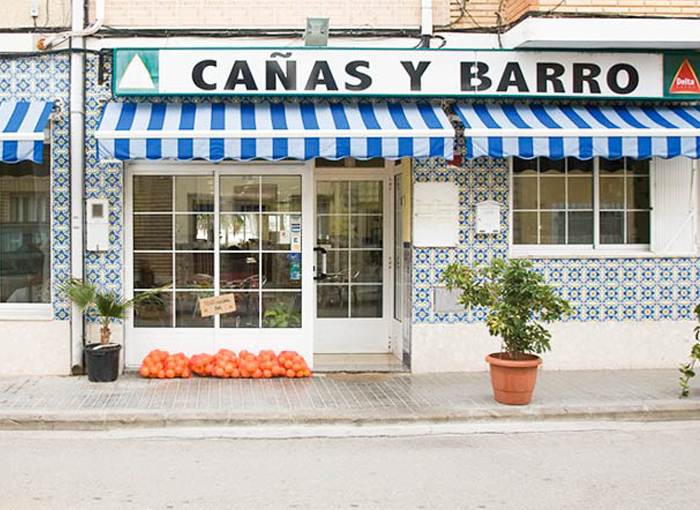 CAÑAS Y BARRO PARA DISFRUTAR DE UN ARROZ TÍPICO DE VALENCIA