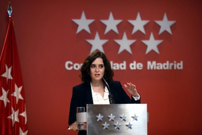 Ayuso da luz verde a los Presupuestos de 2024 con cifras récord en Sanidad