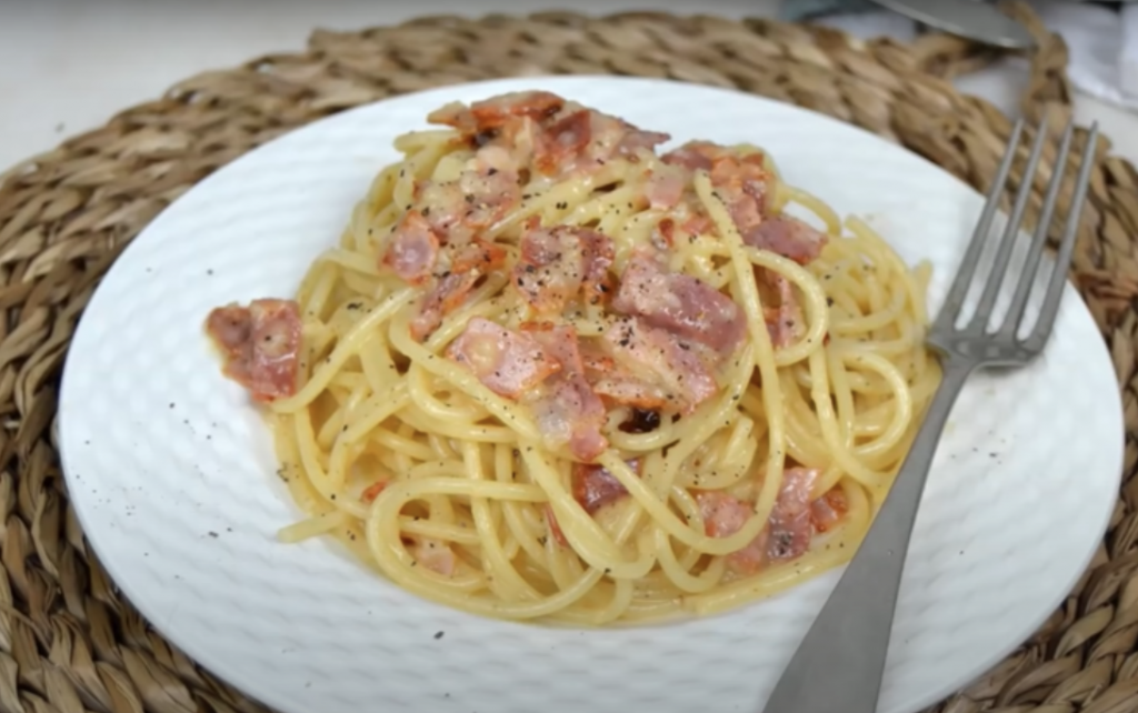 Salsa carbonara la receta original que no lleva nada de nata