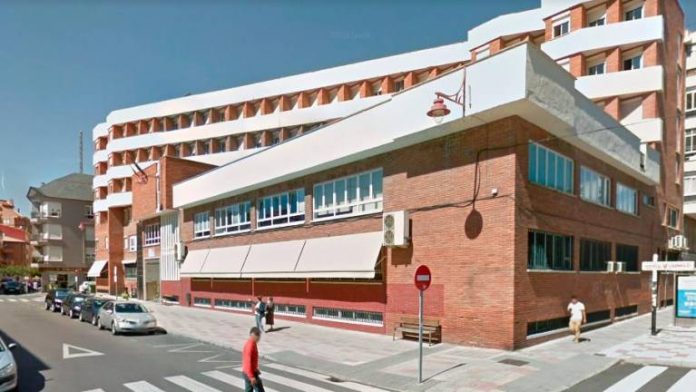 León