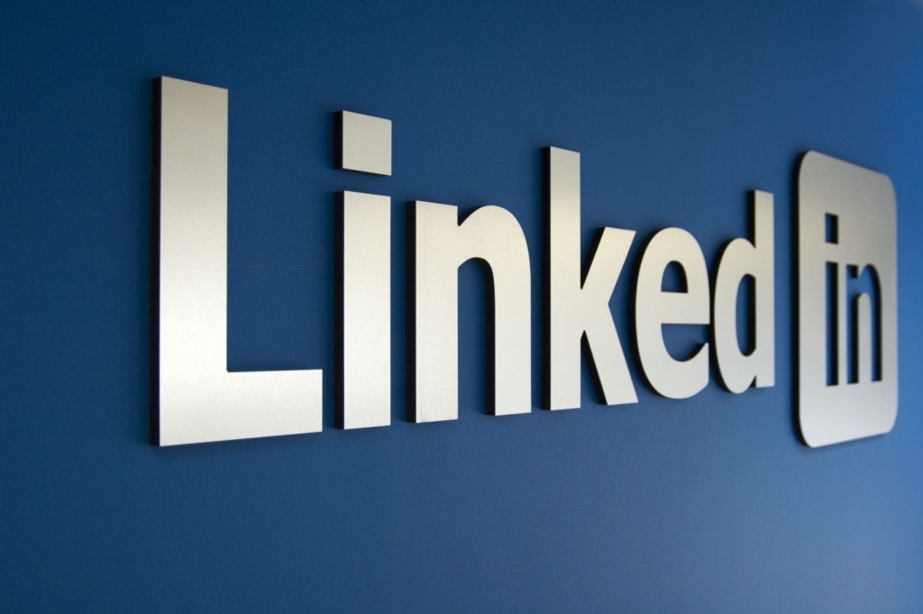 Funciones desconocidas de Linkedin en su mensajería