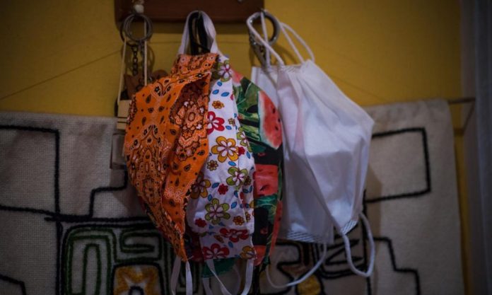 mascarillas de tela prohibidas