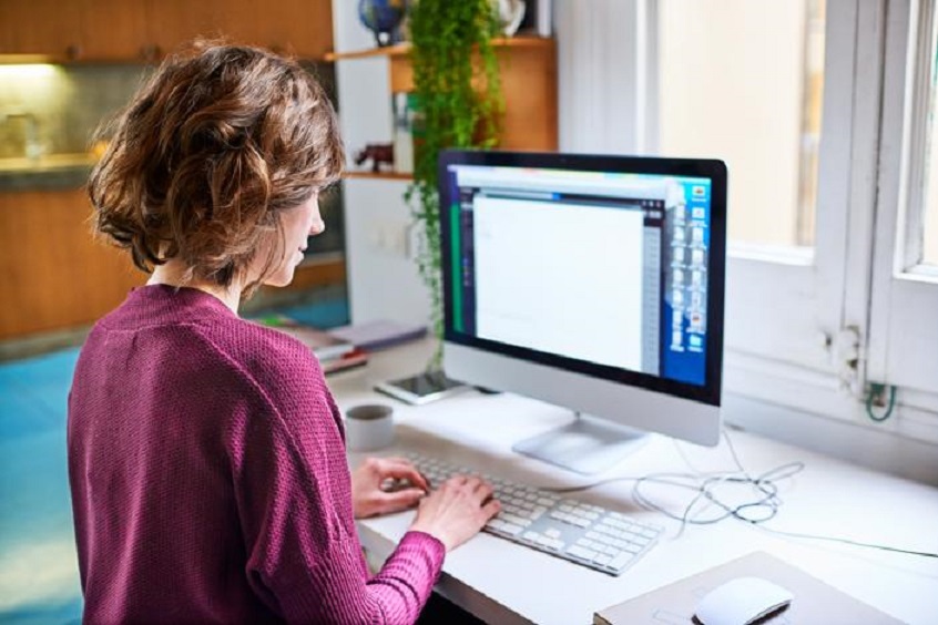 Esto es lo que NO deberías hacer con tu ordenador del teletrabajo