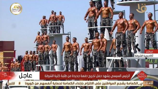 Viral: El desfile de policías «super gay» en Egipto, donde está prohibido ser gay