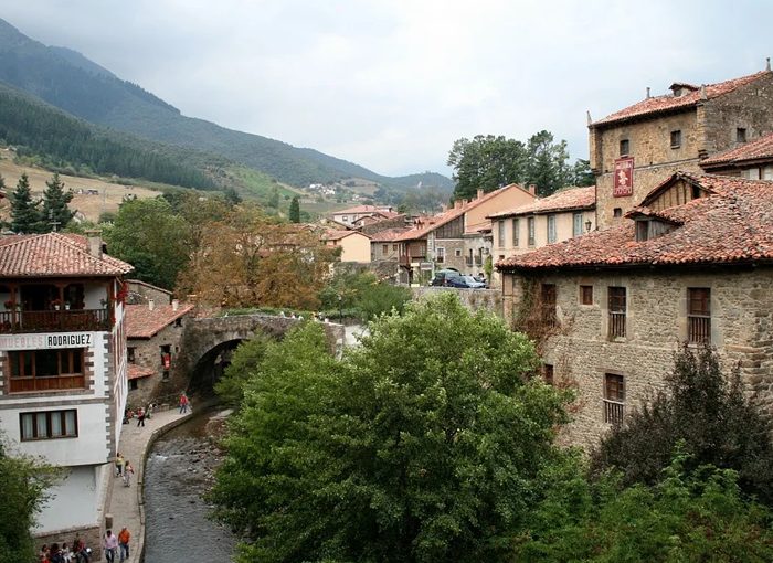 POTES (CANTABRIA), UNO DE LOS MÁS BONITOS PARA LONELY PLANET