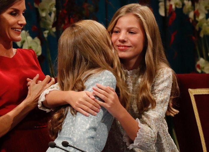 GRAN COMPLICIDAD ENTRE HERMANAS