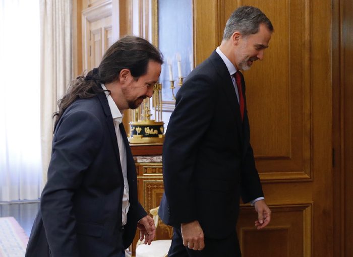 LAS CONTINUAS CRÍTICAS A LA CASA REAL