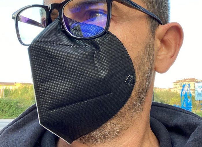 UN ASTURIANO INVENTA LA MASCARILLA SIN GOMAS