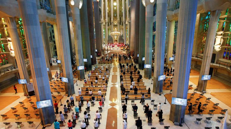 El Govern de Cataluña avisa a las comunidades religiosas del límite de 100 personas en actos