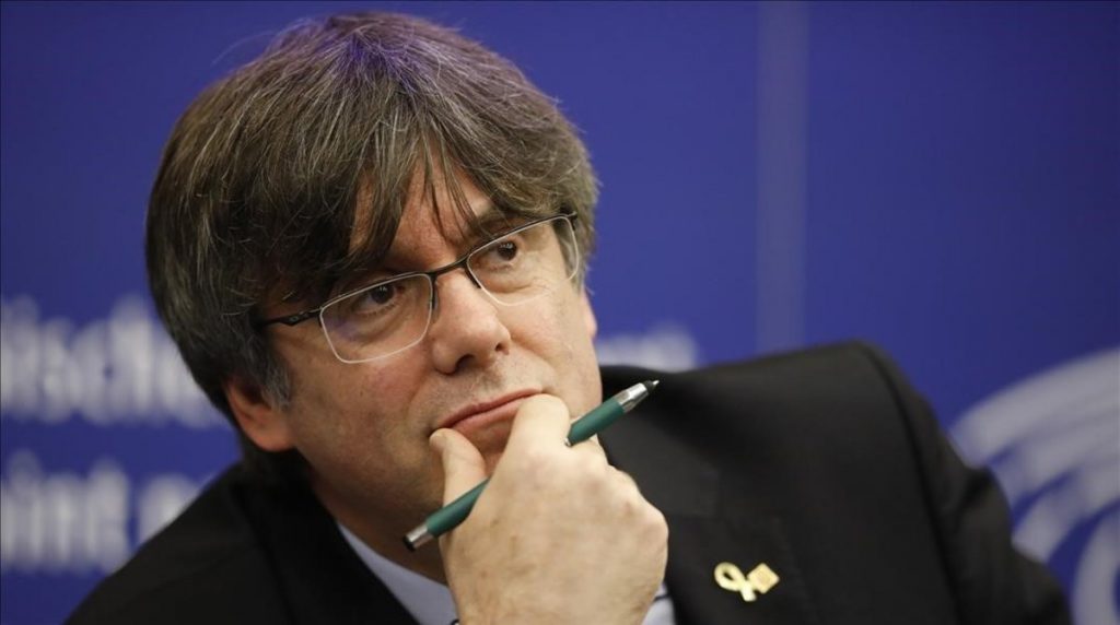 Los socialistas se unen en torno a Sánchez para alejar la tentación del transfuguismo 2 Moncloa Puigdemont insiste a los socialistas en la amnistía total