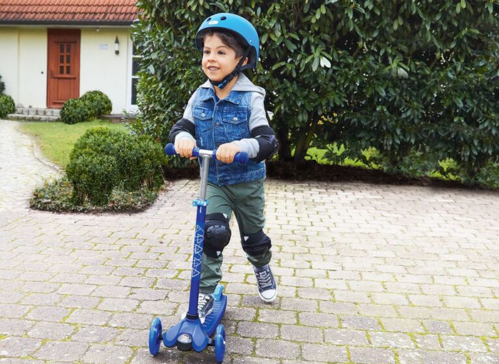 PATINETE DE TRES RUEDAS CON LED