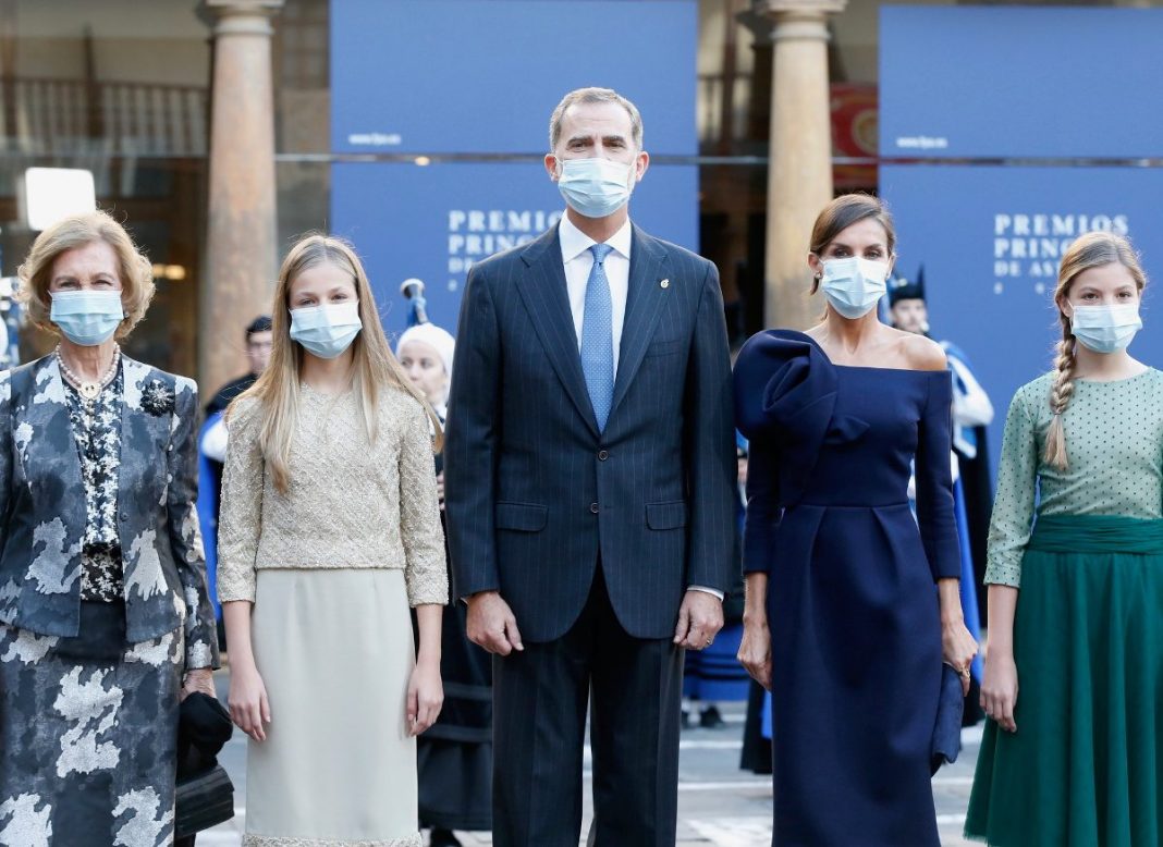 LA REINA LETIZIA ROMPE SU PROPIA TRADICIÓN EN LOS PREMIOS PRINCESA DE ASTURIAS