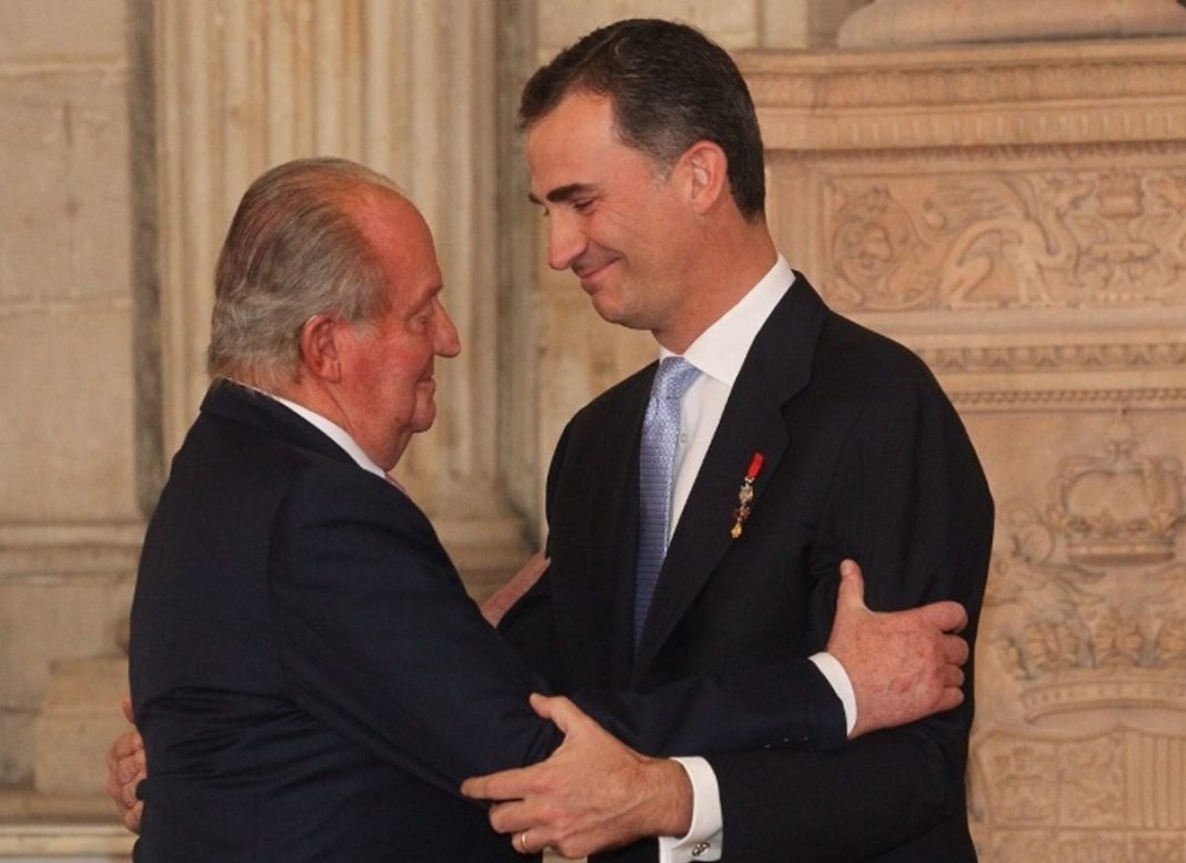 Felipe VI: los líos que Juan Carlos I le ha dejado a su hijo
