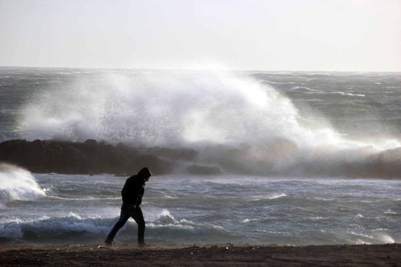 Cinco provincias estarán hoy en riesgo por fuertes rachas de viento