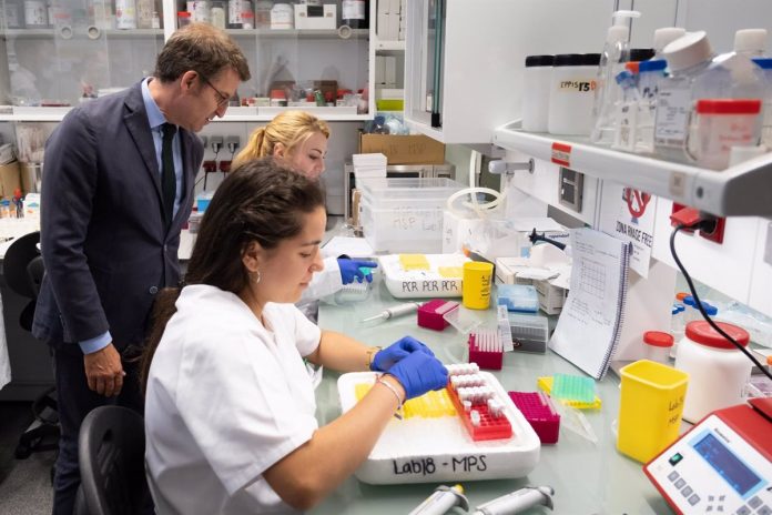 Feijóo aspira a que el instituto de investigación del CHUS sea 