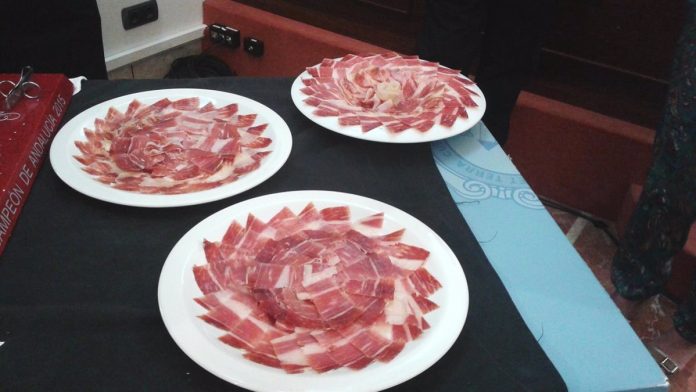 Platos de jamón. Pueblos