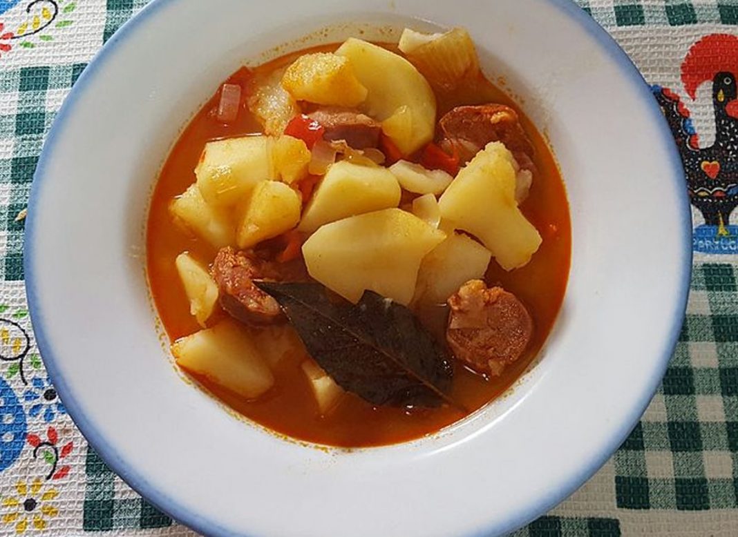 Patatas a la riojana: un plato fácil y rápido para entrar en calor