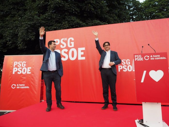 El candidato del PSdeG a la Presidencia de la Xunta, Gonzalo Caballero, y el ministro de Sanidad, Salvador Illa
