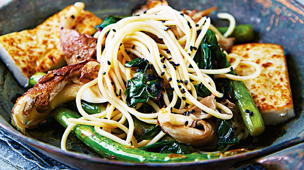 ESPAGUETIS CON VERDURAS Y TOFU