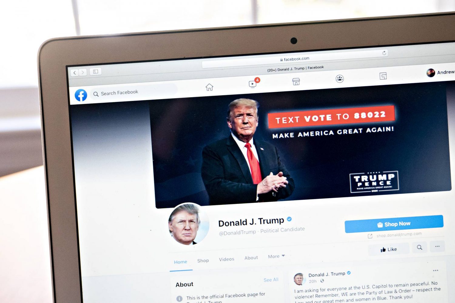 Perfil en Facebook de Donald Trump