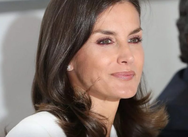 A FAVOR DE LA SALUD Y LA EDUCACIÓN PÚBLICA