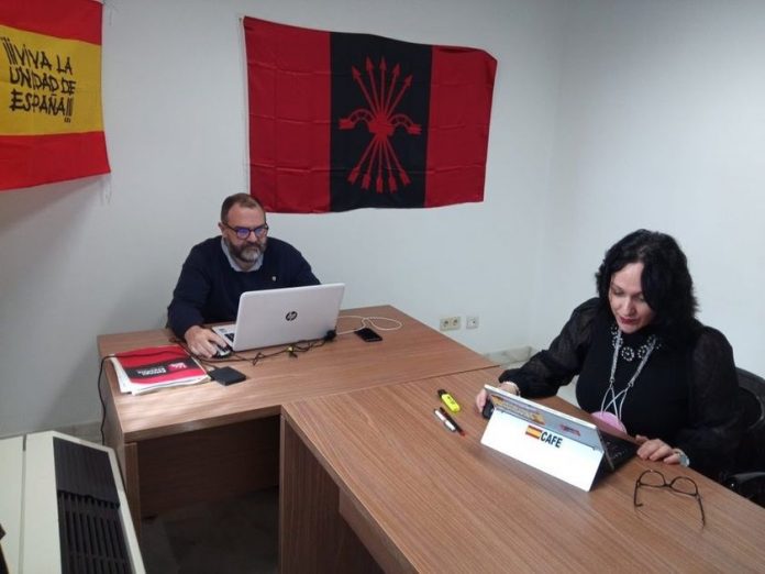 Retirada la bandera de Falange de las dependencias parlamentarias cedidas a la ex diputada de Vox