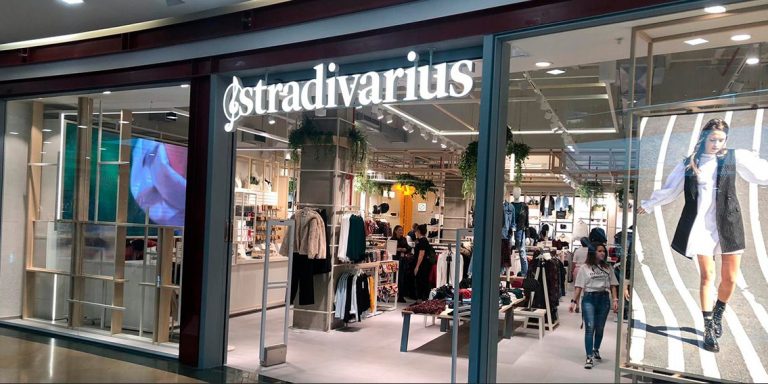Los nuevos vestidos de Stradivarius que vas a querer llevar en Primavera